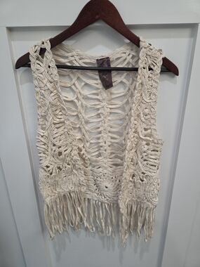 Wallpapher Open-Knit Fringe Tank Top in Cream